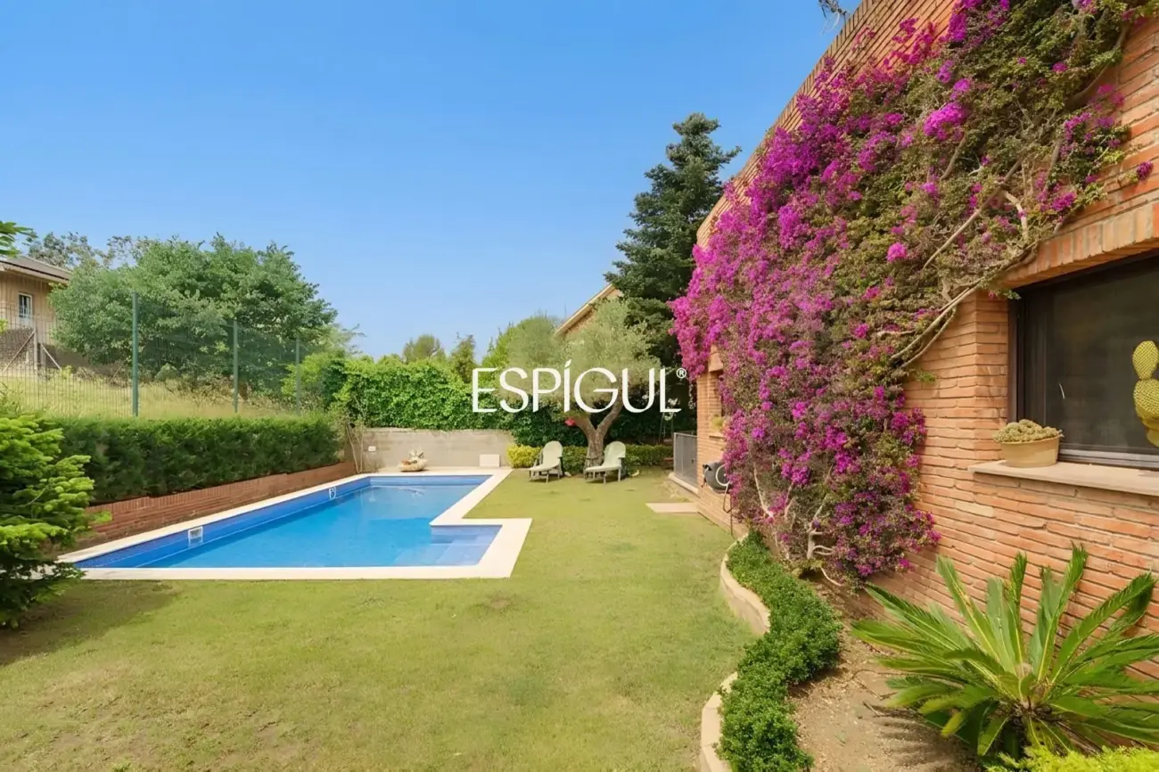 Stunning house for sale with a private pool in Valldoreix, Sant Cugat del Vallès