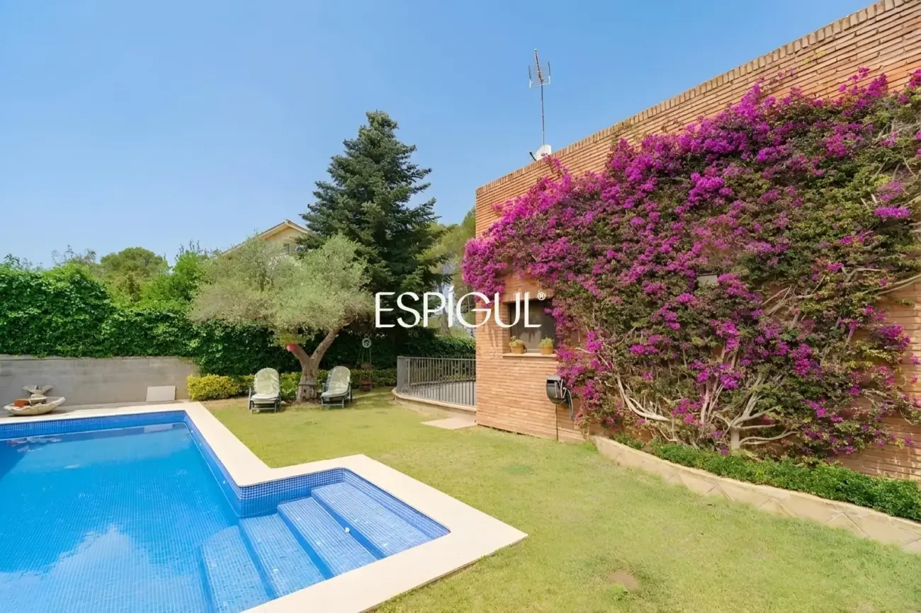 Stunning house for sale with a private pool in Valldoreix, Sant Cugat del Vallès