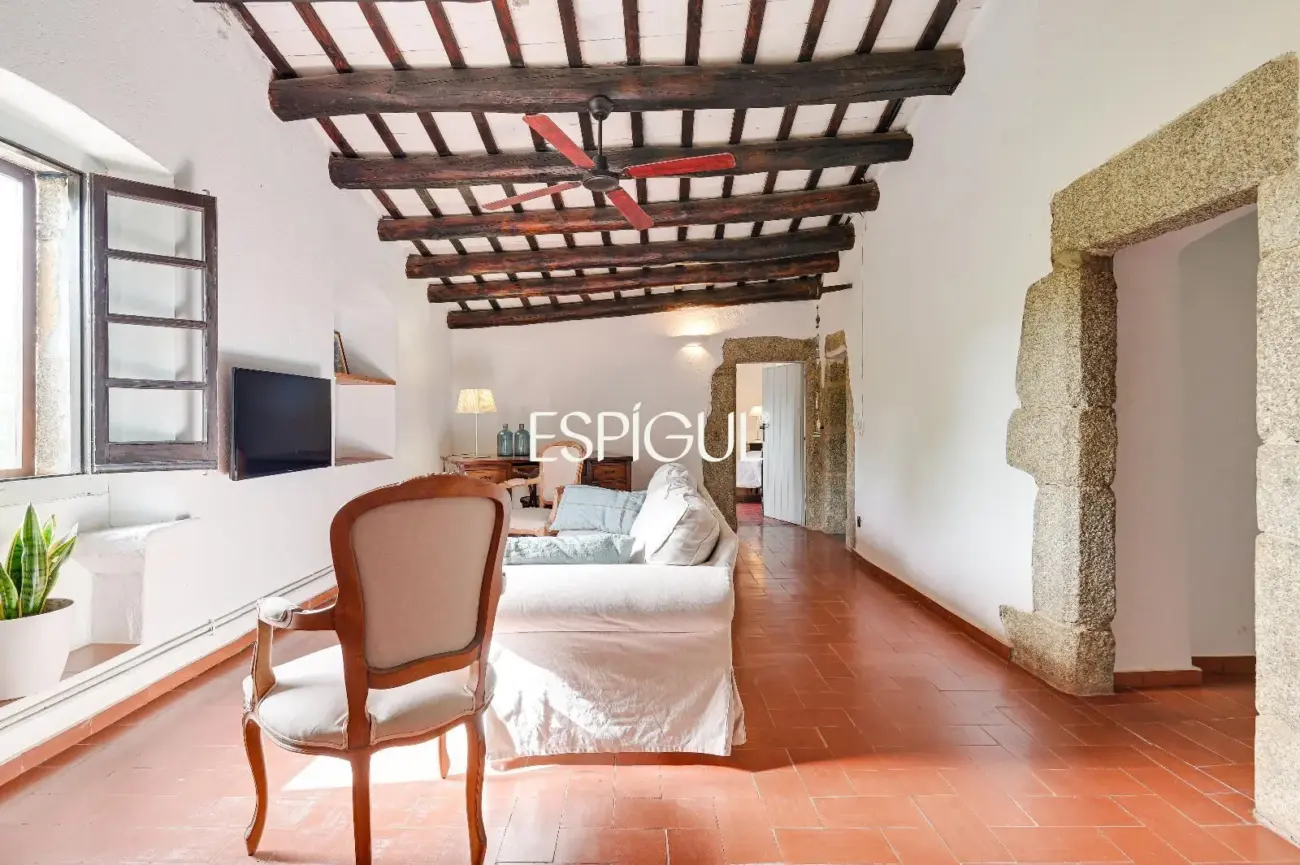 Masia catalana del segle XVIII amb llicència turística