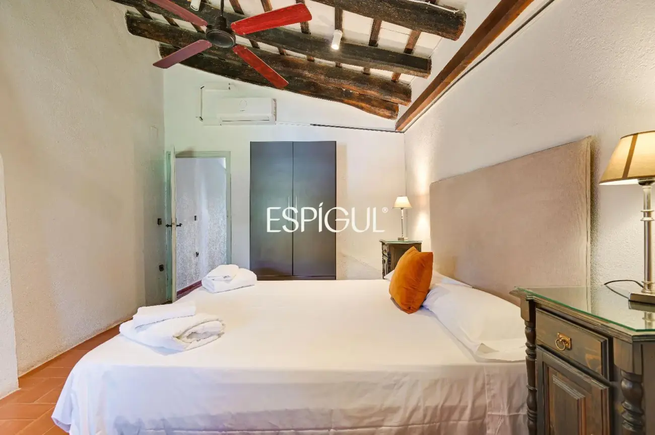 Masia catalana del segle XVIII amb llicència turística