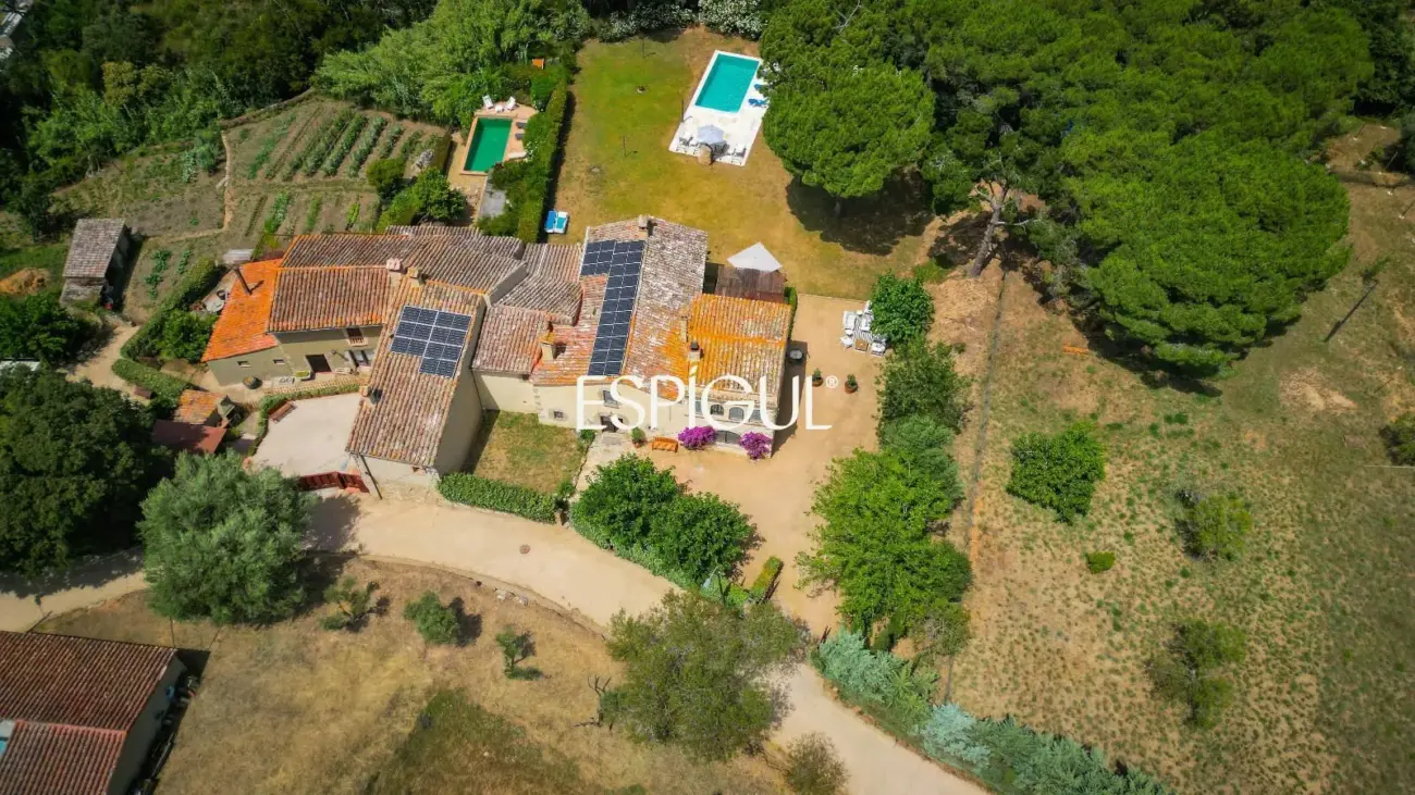 Masia catalana del segle XVIII amb llicència turística