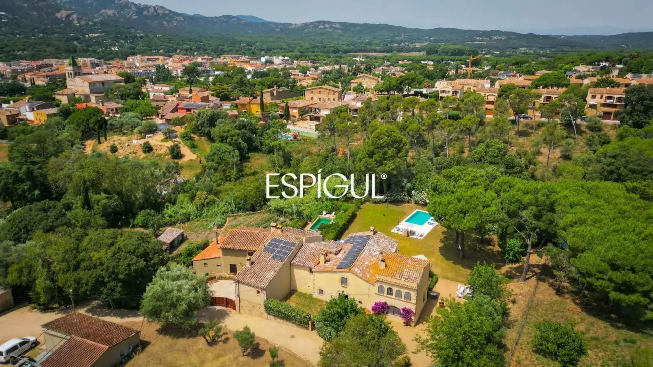Masia catalana del segle XVIII amb llicència turística