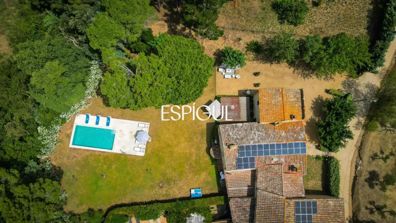 Masia catalana del segle XVIII amb llicència turística