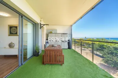Semi-new seafront apartment in Mataró