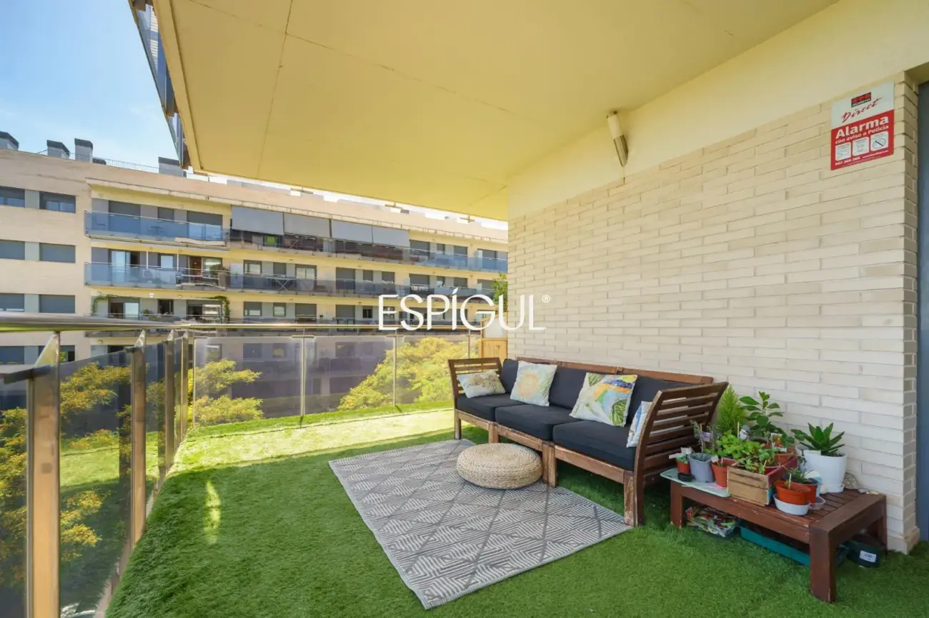 Semi-new seafront apartment in Mataró