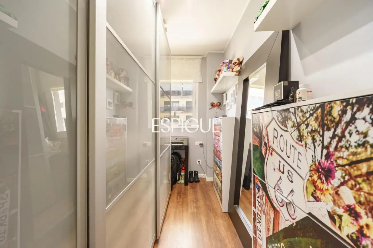 Semi-new seafront apartment in Mataró