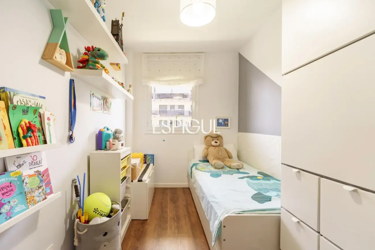 Semi-new seafront apartment in Mataró