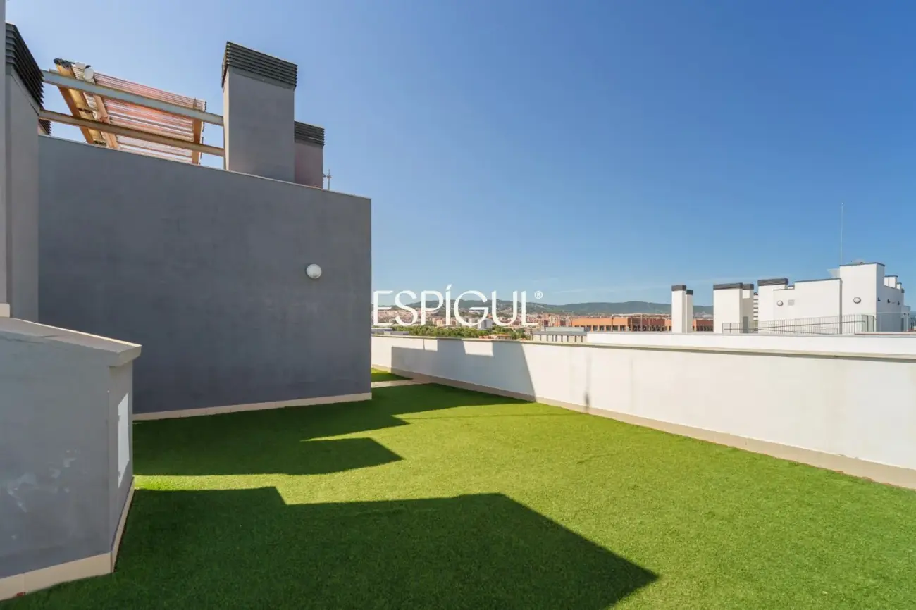Semi-new seafront apartment in Mataró