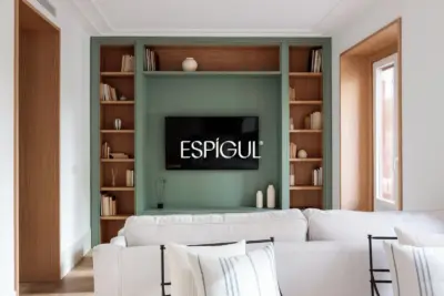 Piso en venta exterior con 6 balcones a la calle en Palacio