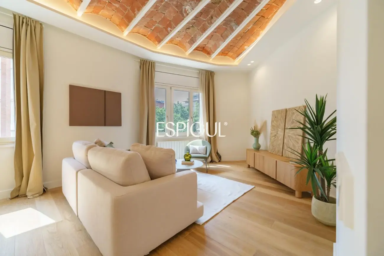 Appartement à vendre rénové sur le Passeig de Sant Joan, Dreta de l&rsquo;Eixample
