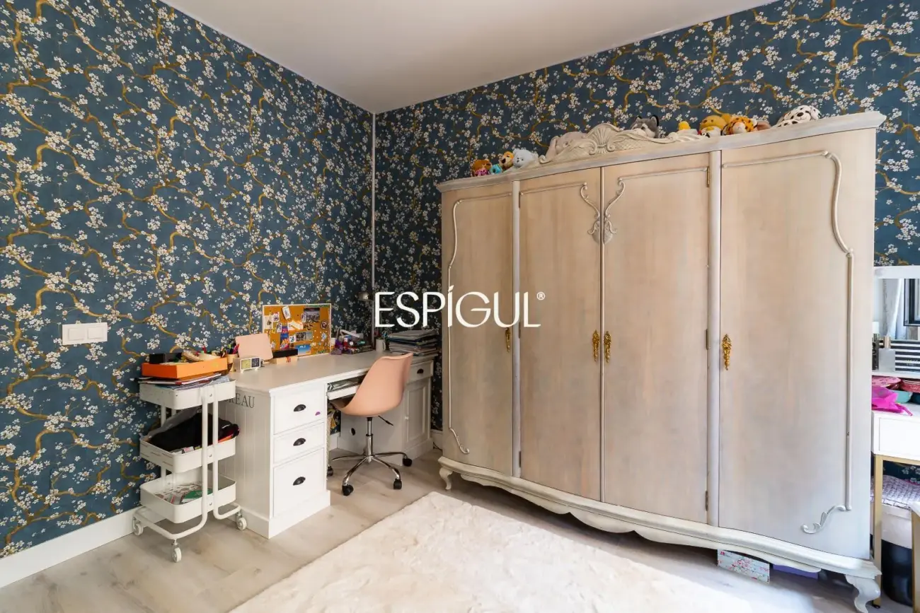 Piso exterior reformado en venta en Palacio, Centro