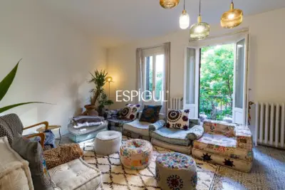 Piso exterior reformado en venta en Palacio, Centro