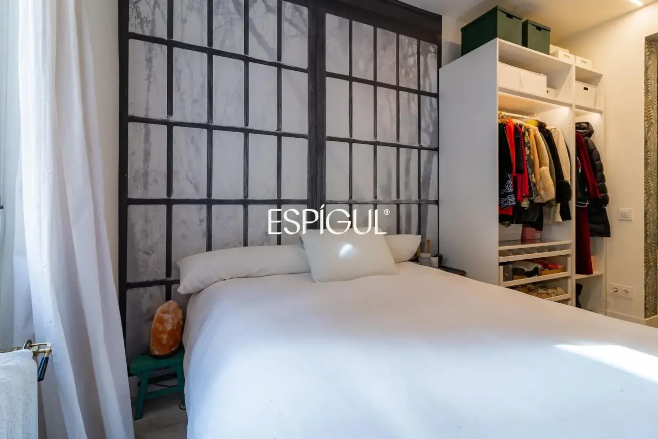 Piso exterior reformado en venta en Palacio, Centro