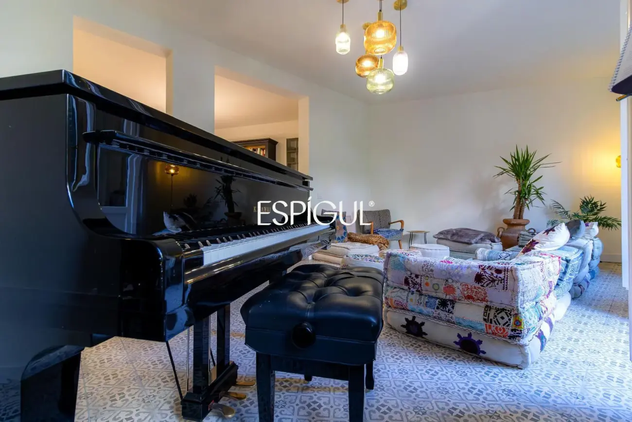 Piso exterior reformado en venta en Palacio, Centro