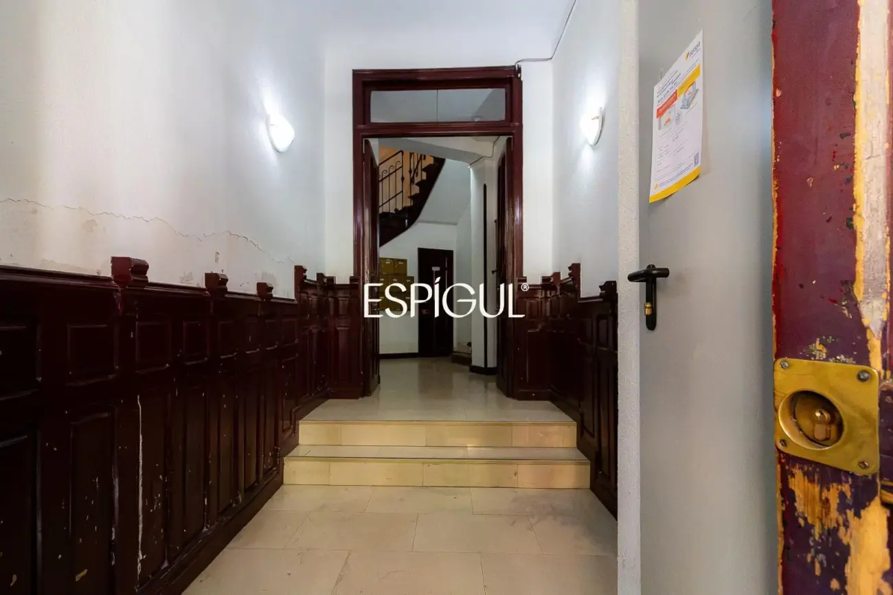 Piso exterior reformado en venta en Palacio, Centro
