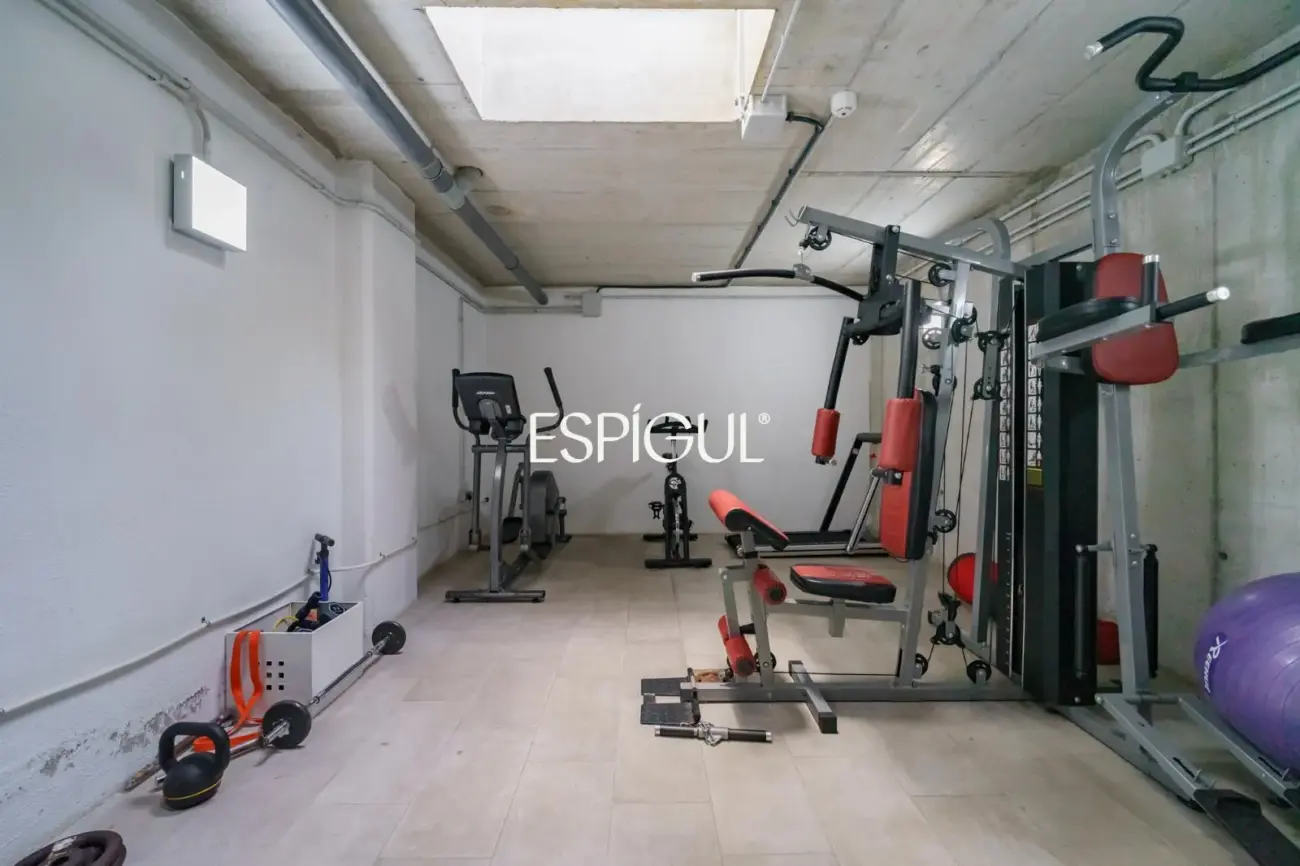 Piso premium en venta con terraza y piscina junto al Golf de Sant Cugat