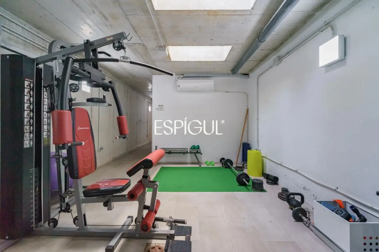 Piso premium en venta con terraza y piscina junto al Golf de Sant Cugat