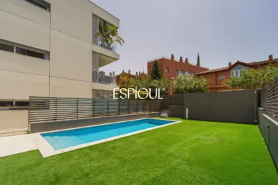 Piso premium en venta con terraza y piscina junto al Golf de Sant Cugat