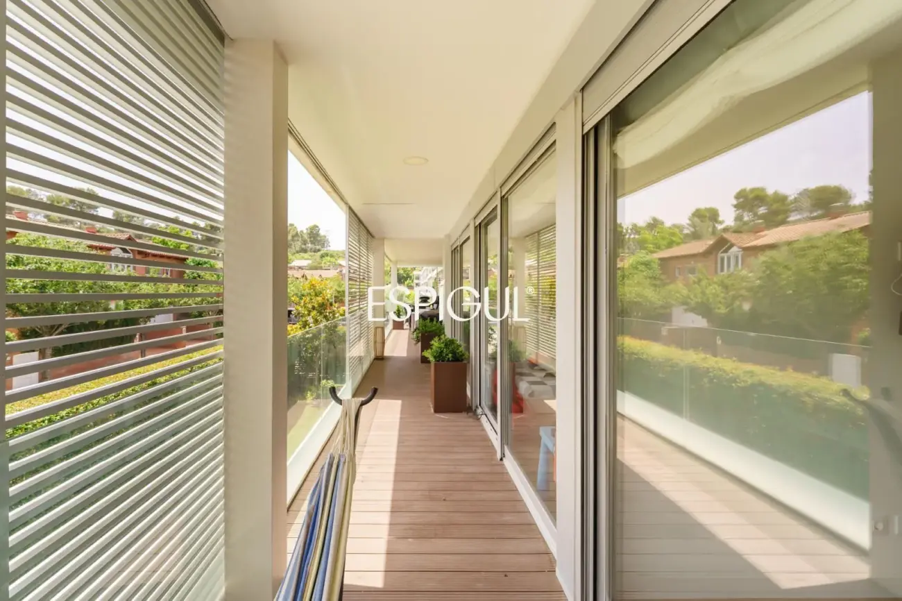 Piso premium en venta con terraza y piscina junto al Golf de Sant Cugat