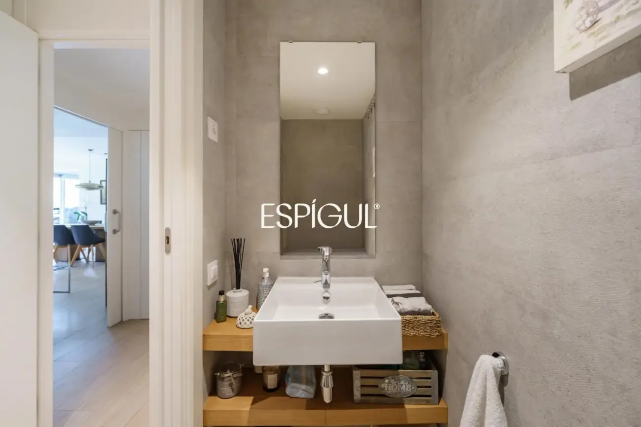 Piso premium en venta con terraza y piscina junto al Golf de Sant Cugat