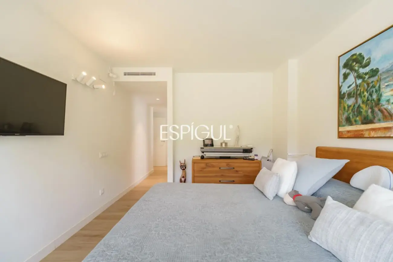 Piso premium en venta con terraza y piscina junto al Golf de Sant Cugat