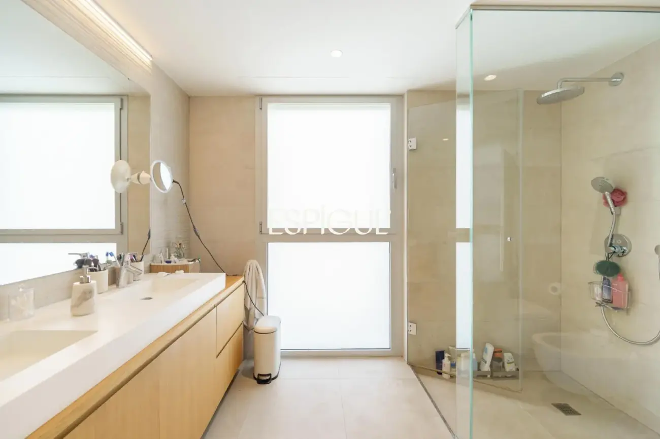 Piso premium en venta con terraza y piscina junto al Golf de Sant Cugat