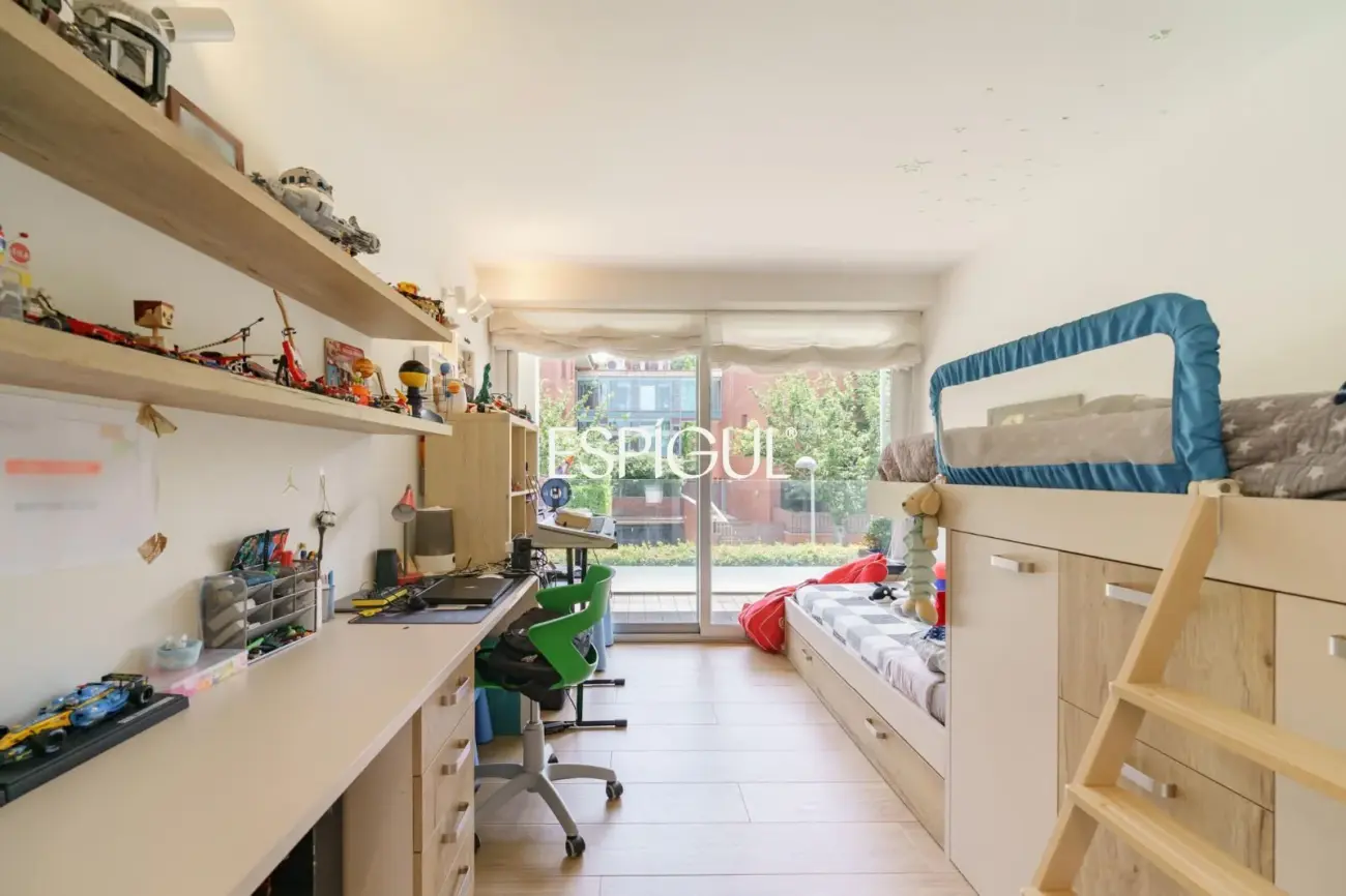 Piso premium en venta con terraza y piscina junto al Golf de Sant Cugat