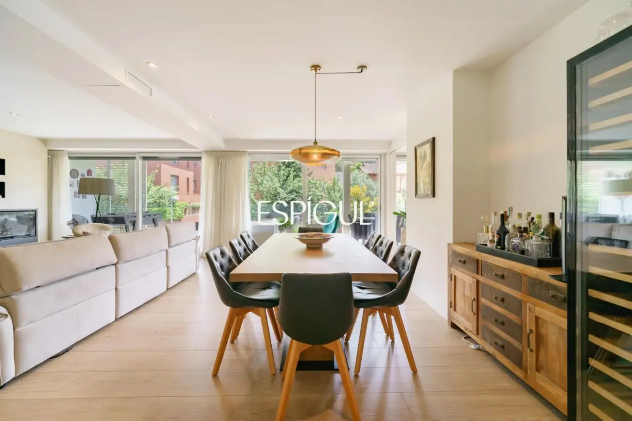 Piso premium en venta con terraza y piscina junto al Golf de Sant Cugat