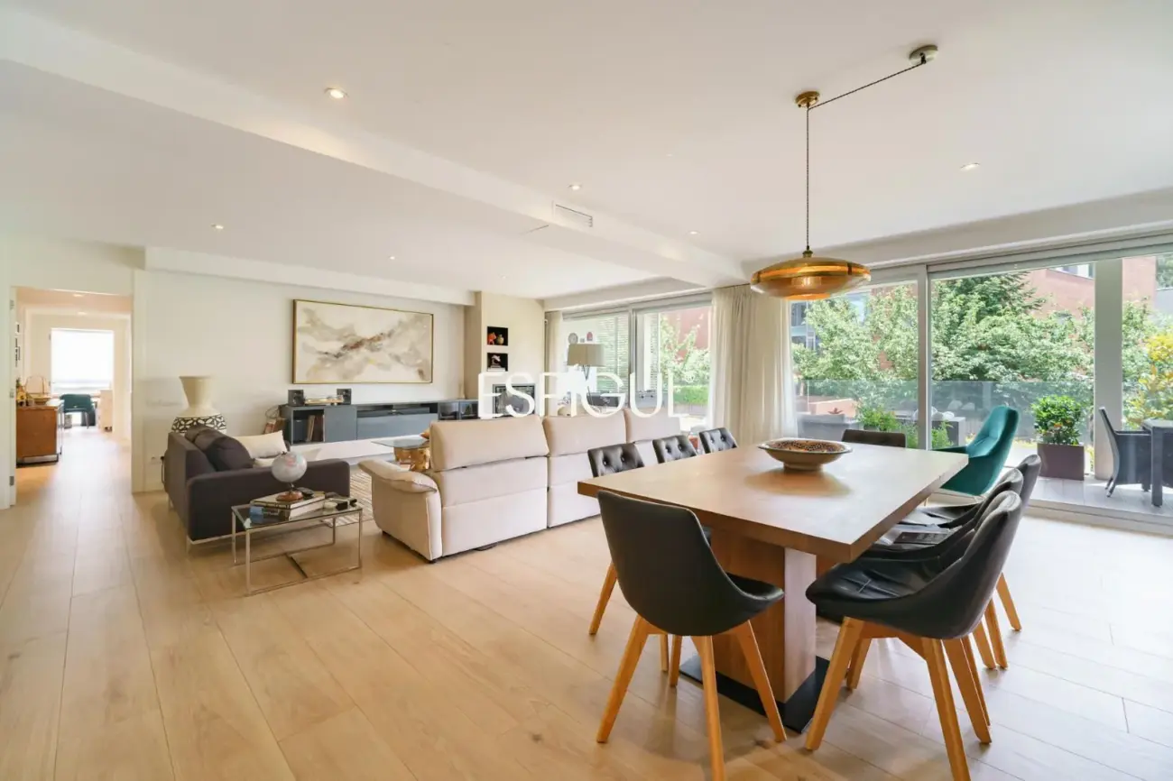 Piso premium en venta con terraza y piscina junto al Golf de Sant Cugat