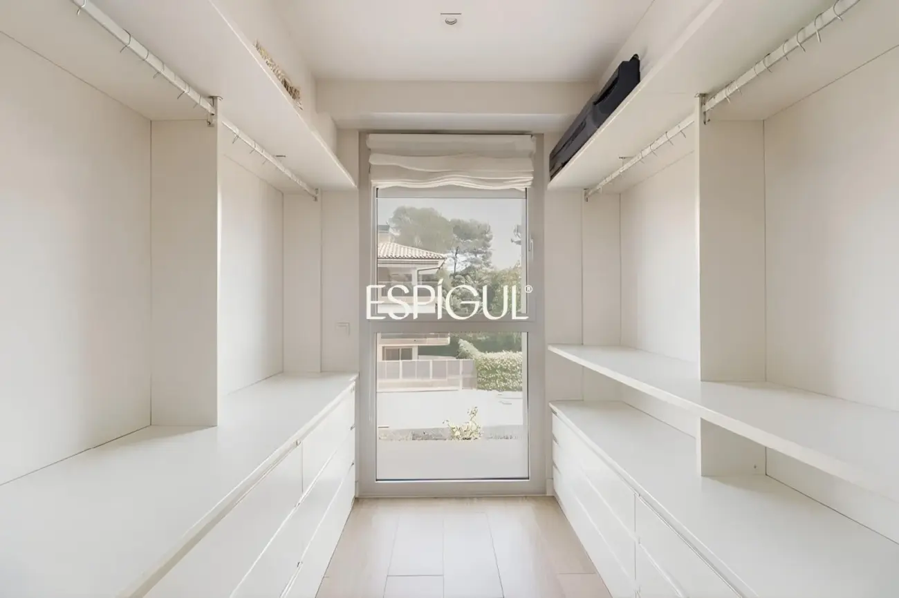 Piso premium en venta con terraza y piscina junto al Golf de Sant Cugat