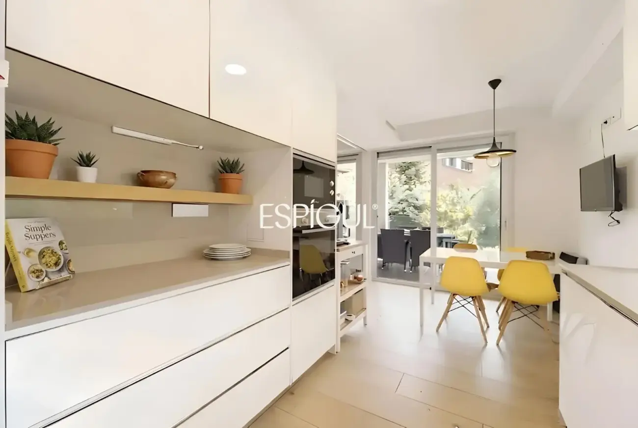 Piso premium en venta con terraza y piscina junto al Golf de Sant Cugat