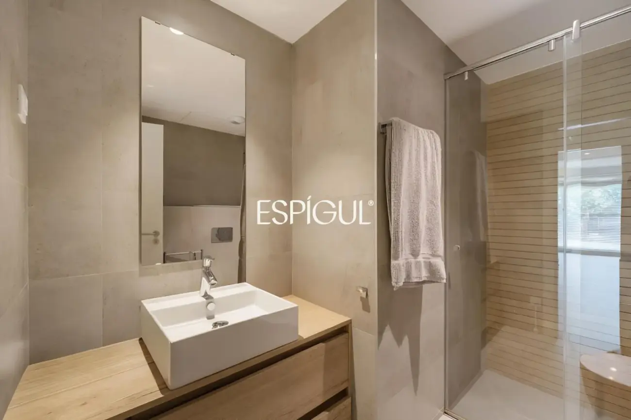 Piso premium en venta con terraza y piscina junto al Golf de Sant Cugat