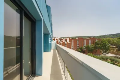 Exclusiva propiedad a estrenar con gran terraza, piscina y gimnasio en La Marina del Port