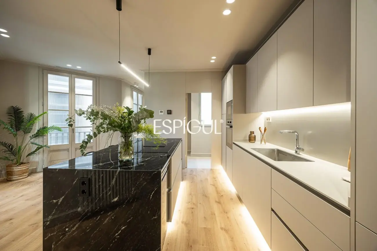 Piso exclusivo en venta en Gran Via de les Corts Catalanes, Eixample Dret