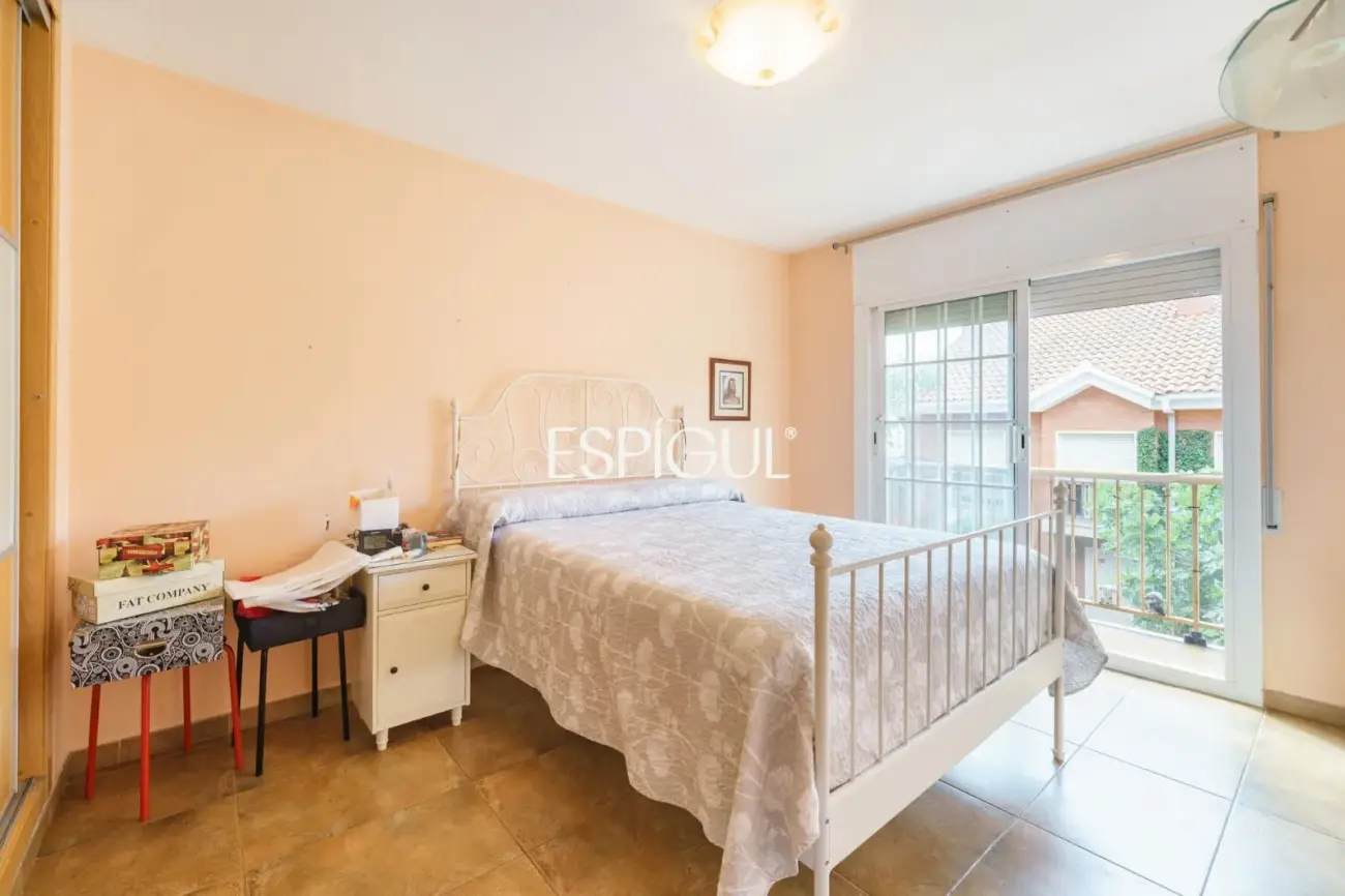 Casa adossada amb piscina privada al centre de Premià de Mar