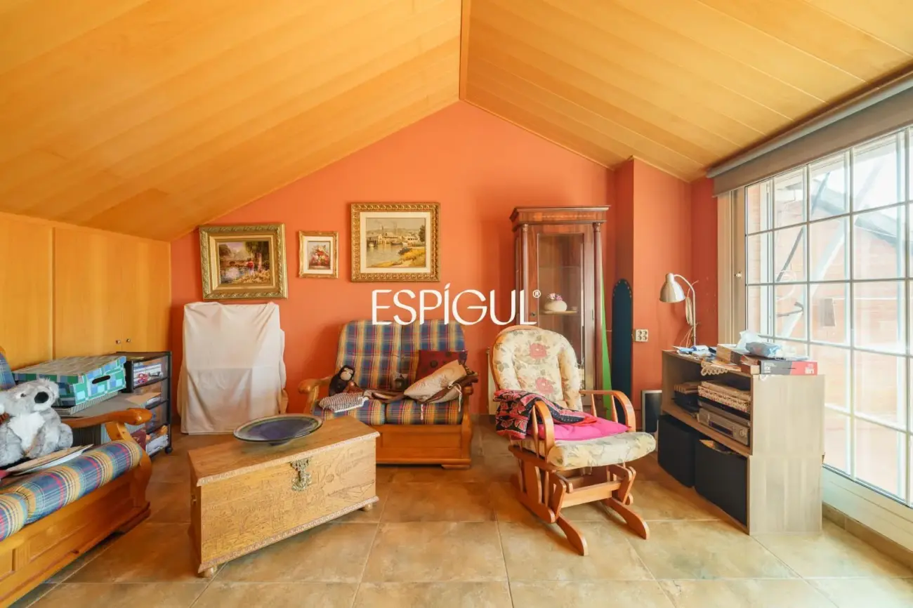 Casa adossada amb piscina privada al centre de Premià de Mar