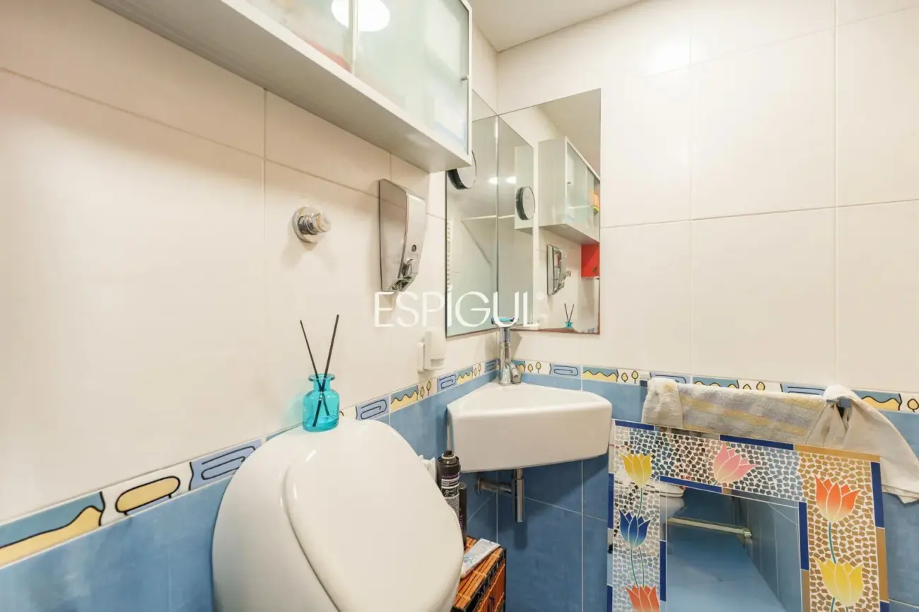 Casa adossada amb piscina privada al centre de Premià de Mar