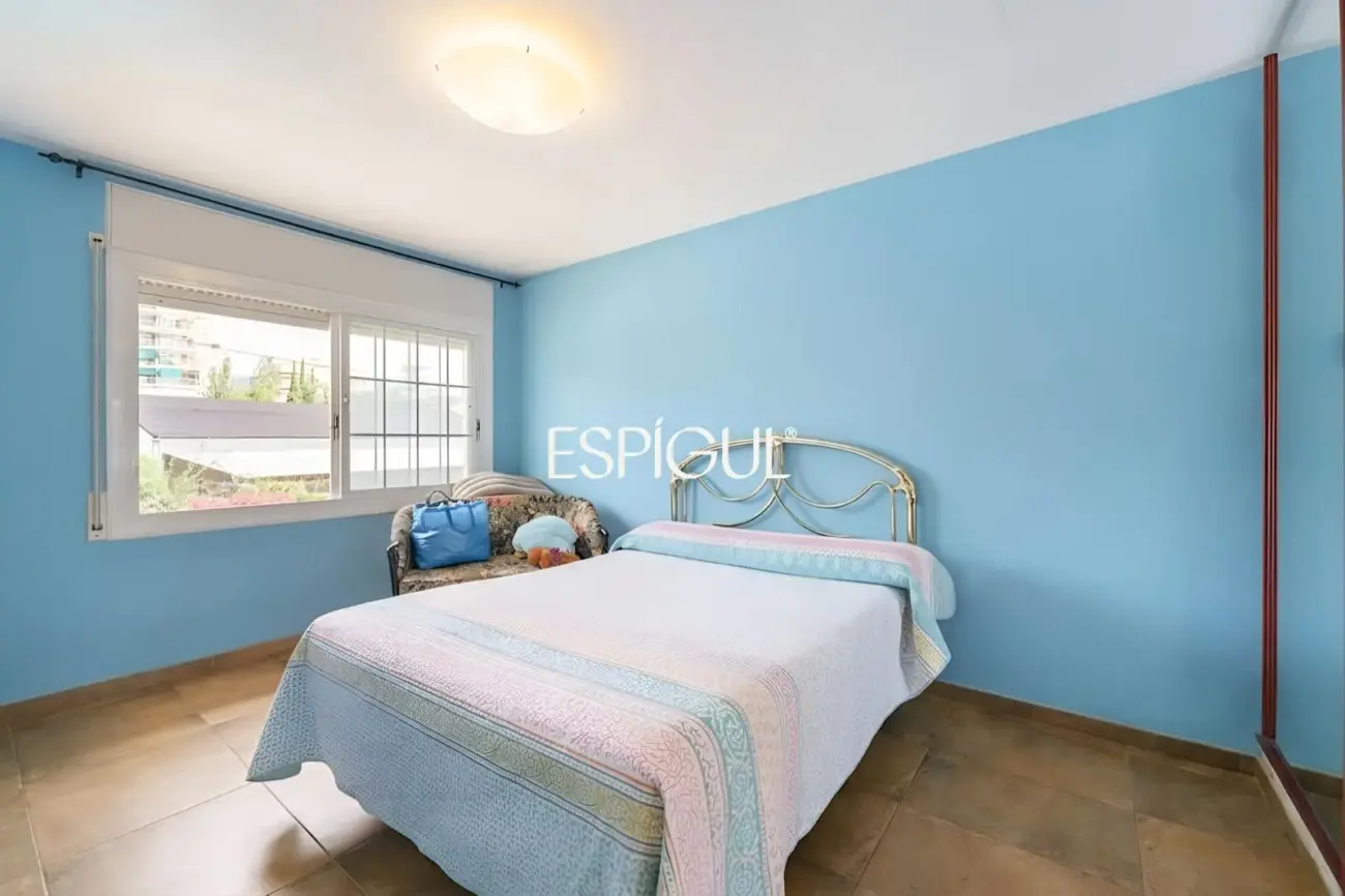 Casa adossada amb piscina privada al centre de Premià de Mar