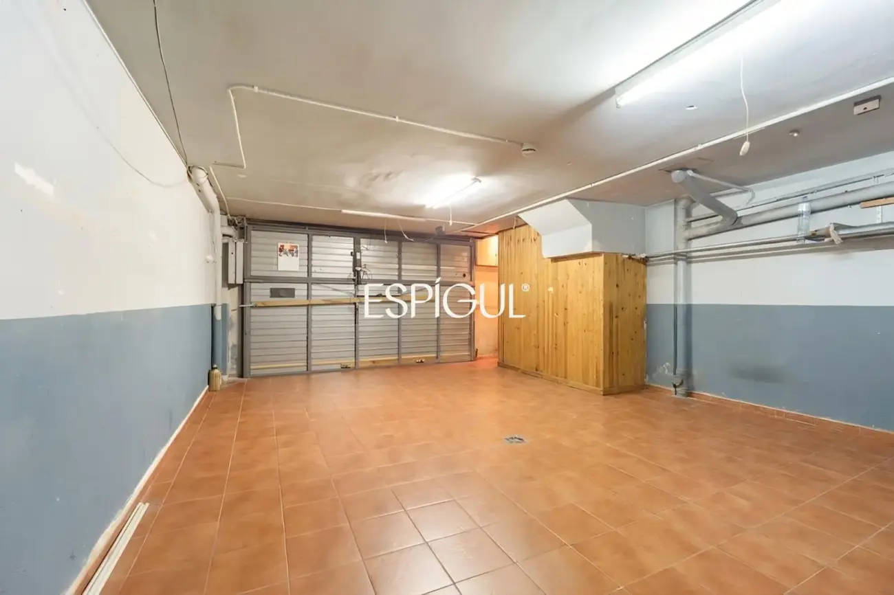 Casa adossada amb piscina privada al centre de Premià de Mar