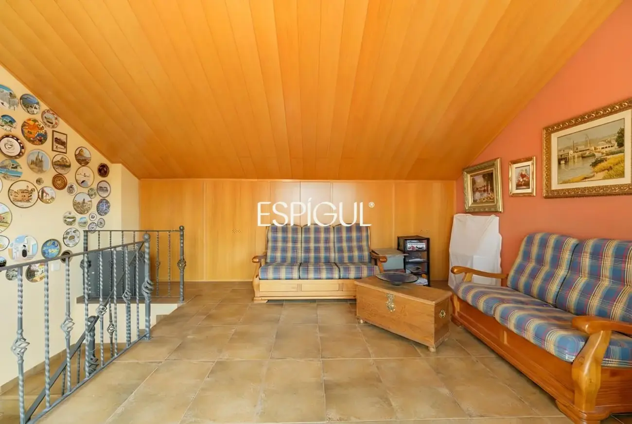 Casa adossada amb piscina privada al centre de Premià de Mar