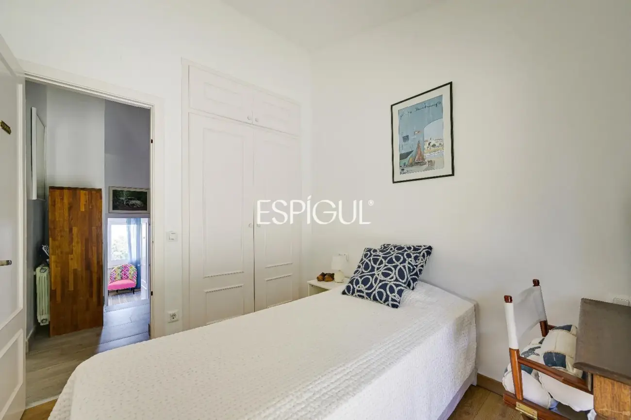 Casa con vistas al mar, jardín y piscina