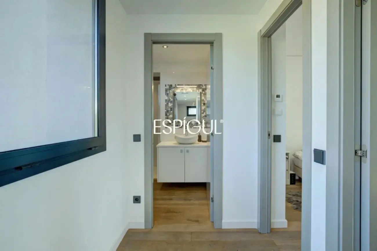Designer house for sale in Mira-Sol