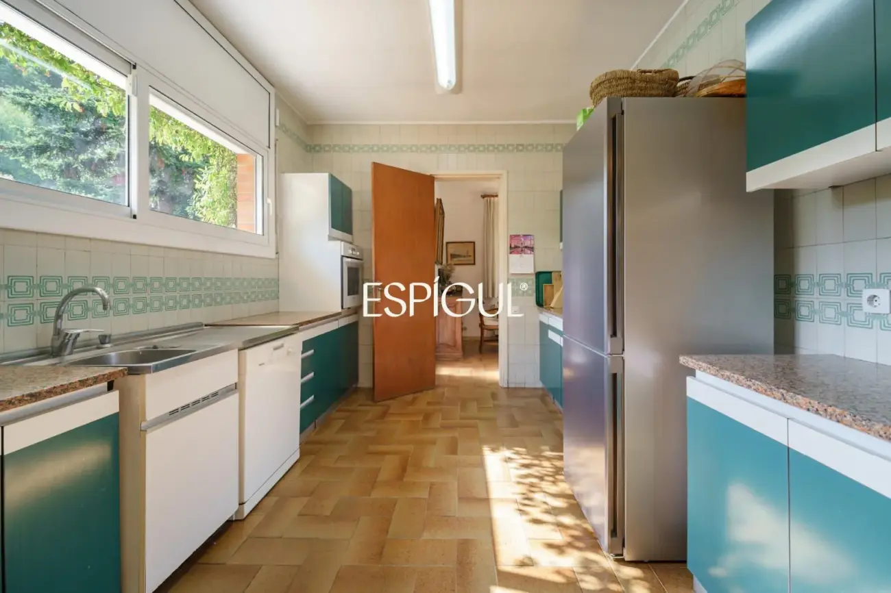 CASA EN VENTA EN BELLATERRA