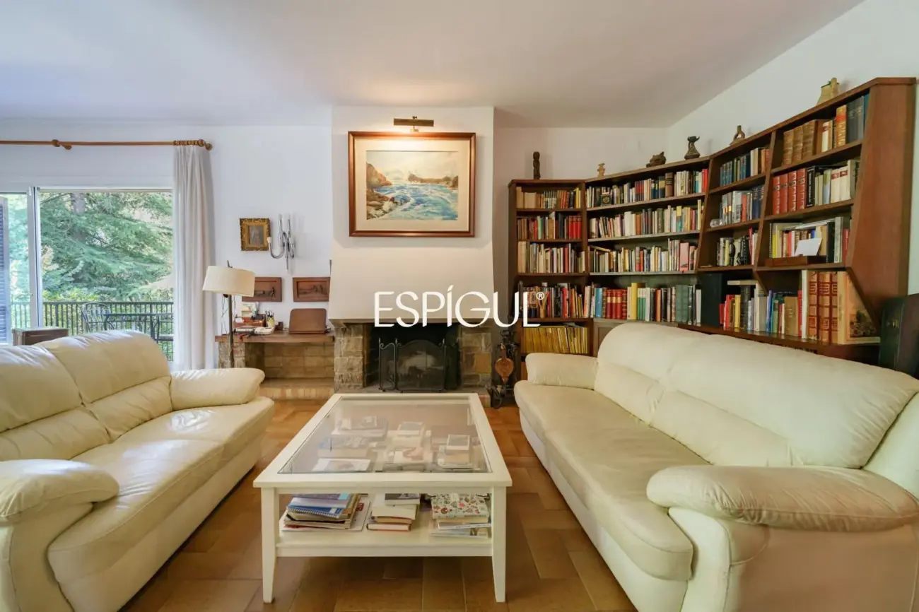 CASA EN VENTA EN BELLATERRA