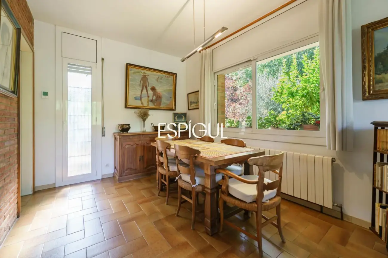 CASA EN VENTA EN BELLATERRA