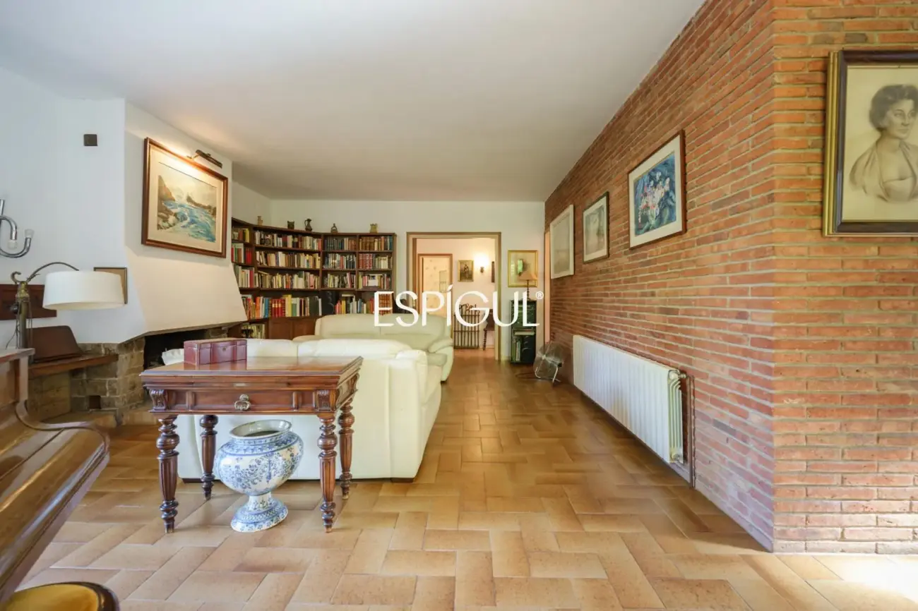 CASA EN VENTA EN BELLATERRA