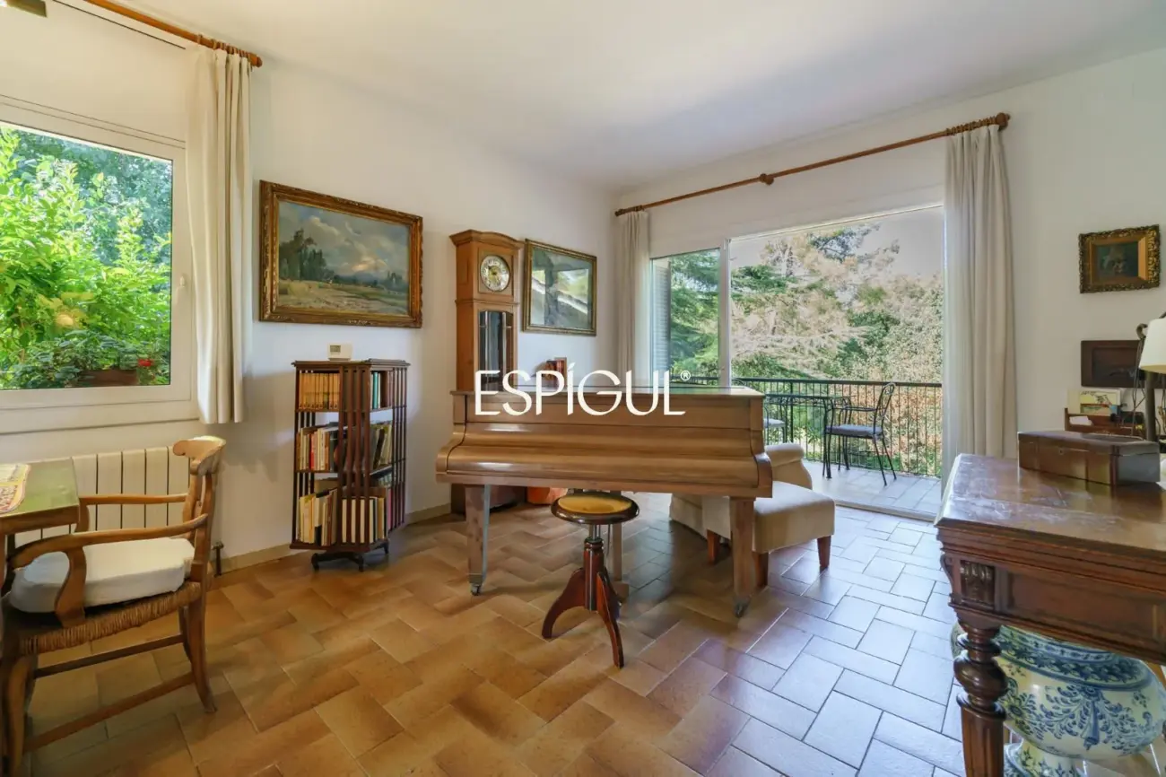 CASA EN VENTA EN BELLATERRA