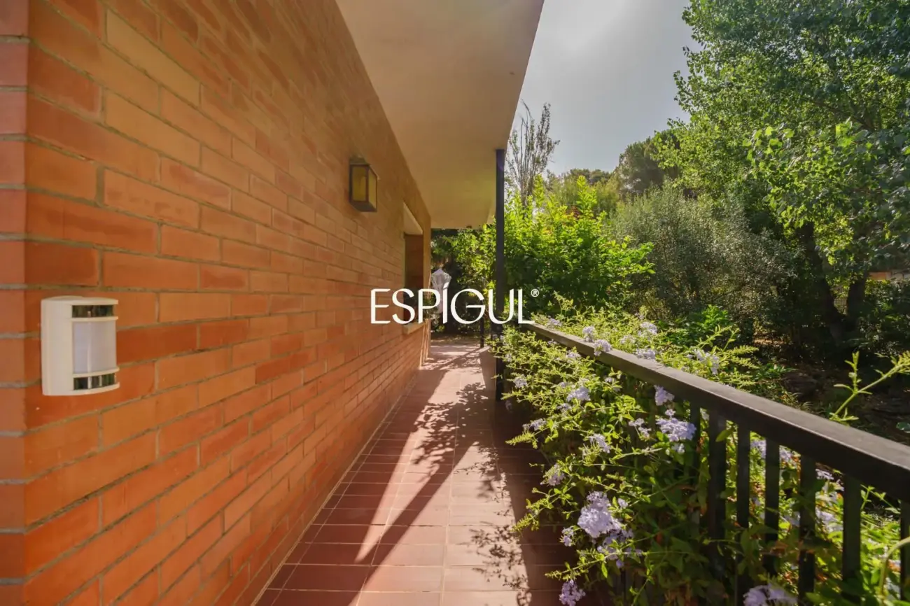 CASA EN VENTA EN BELLATERRA