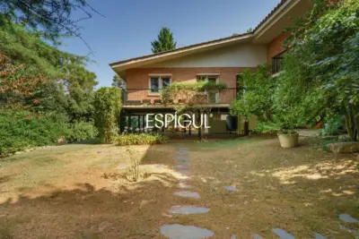 CASA EN VENTA EN BELLATERRA