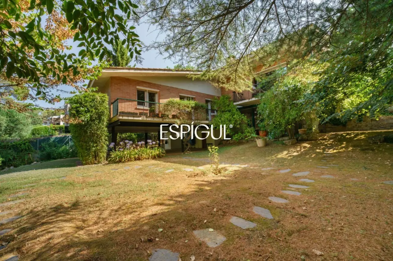 CASA EN VENTA EN BELLATERRA